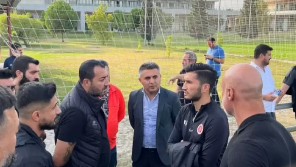 Antalyaspor'da Nuri Şahin'e yönetimden güvenoyu
